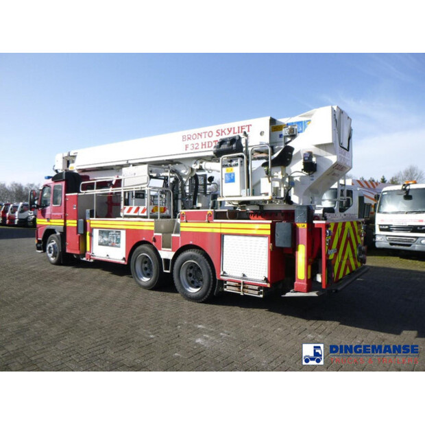 2000 فولفو FM12-43055651