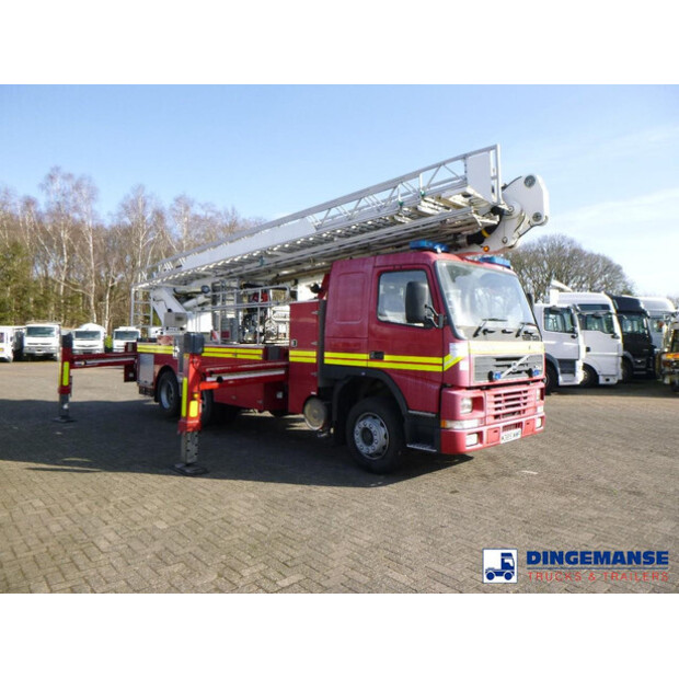 2000 فولفو FM12-43055655