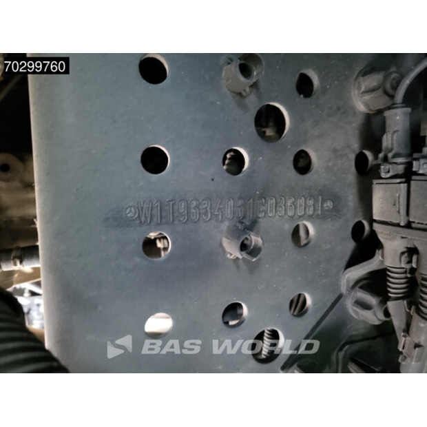 2021 Mercedes-Benz Actros 1842-43055713