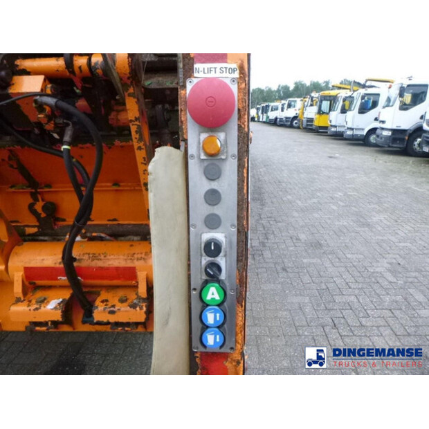 2012 Mercedes-Benz Econic 3233-43056911