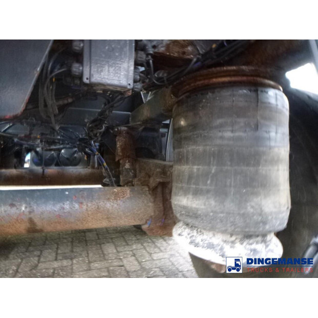 2002 WHALE OTHERS-43060931