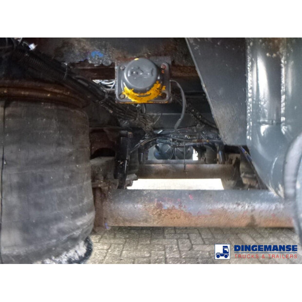 2002 WHALE OTHERS-43060932