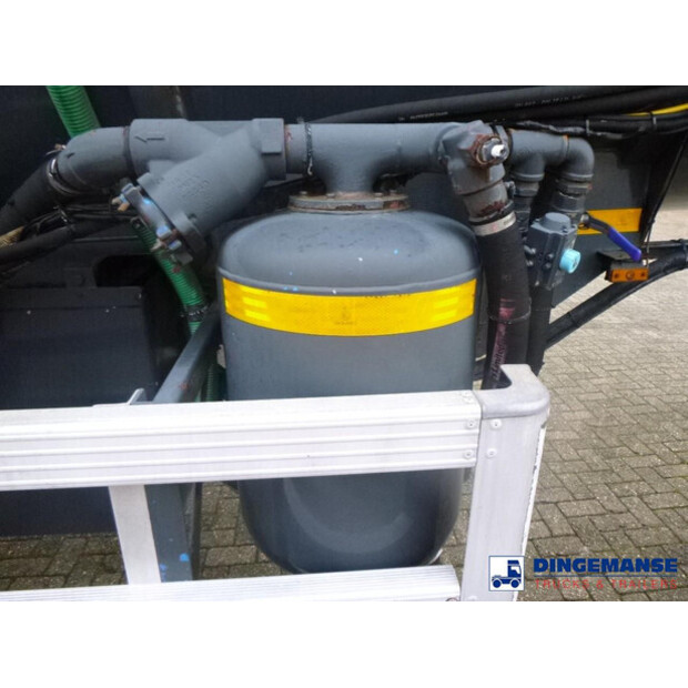 2002 WHALE OTHERS-43060934