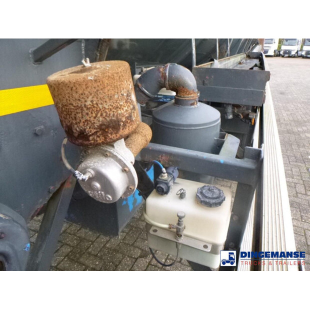 2002 WHALE OTHERS-43060938