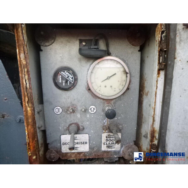 2002 WHALE OTHERS-43060948