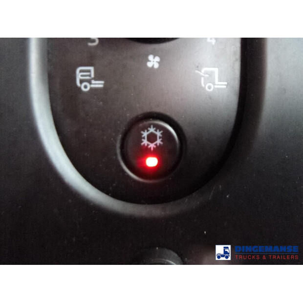 2015 رينو D18-43061666