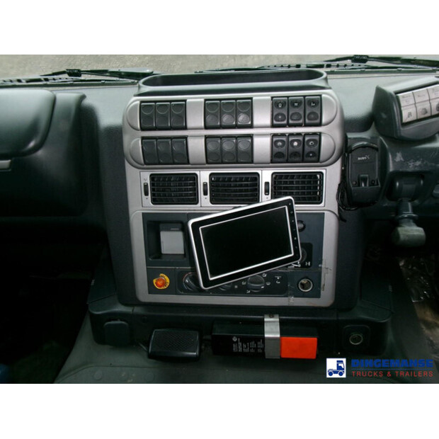 2011 Iveco AD260S31Y/PS-43061813