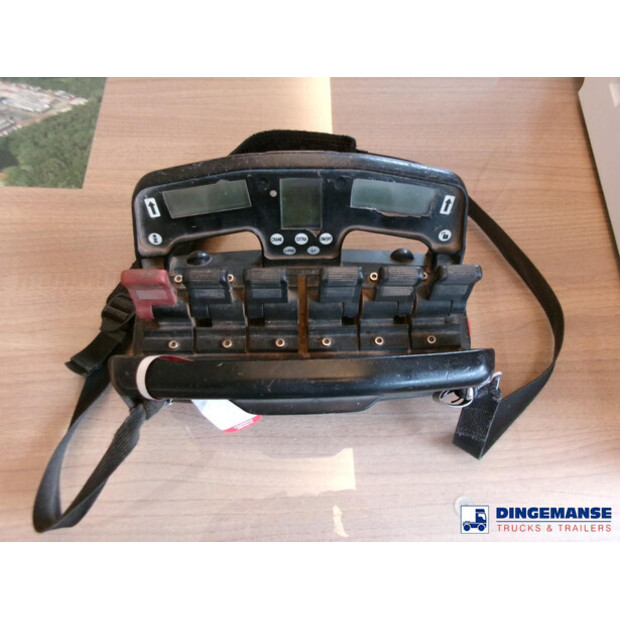 2013 Iveco AD260T33-43065084