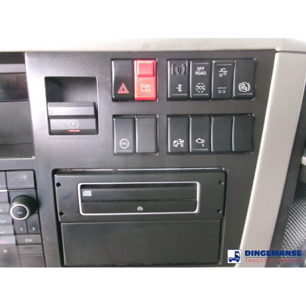 2015 فولفو FM380-43068826