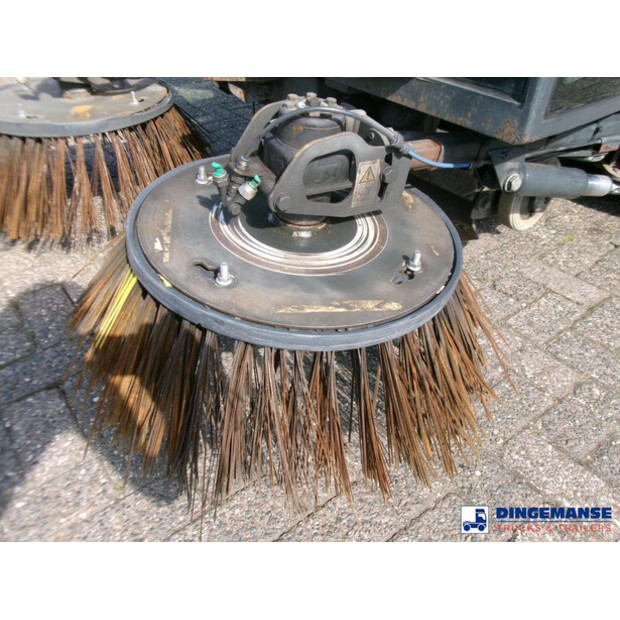 2019 Johnston C202-43071003