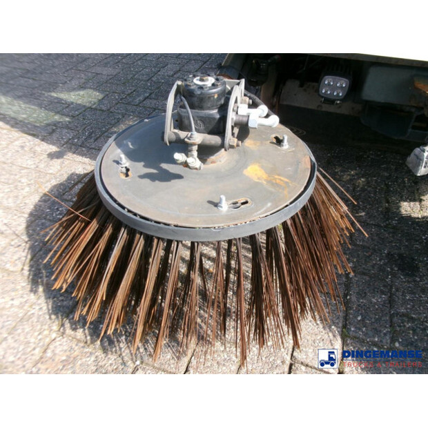 2019 Johnston C202-43071004