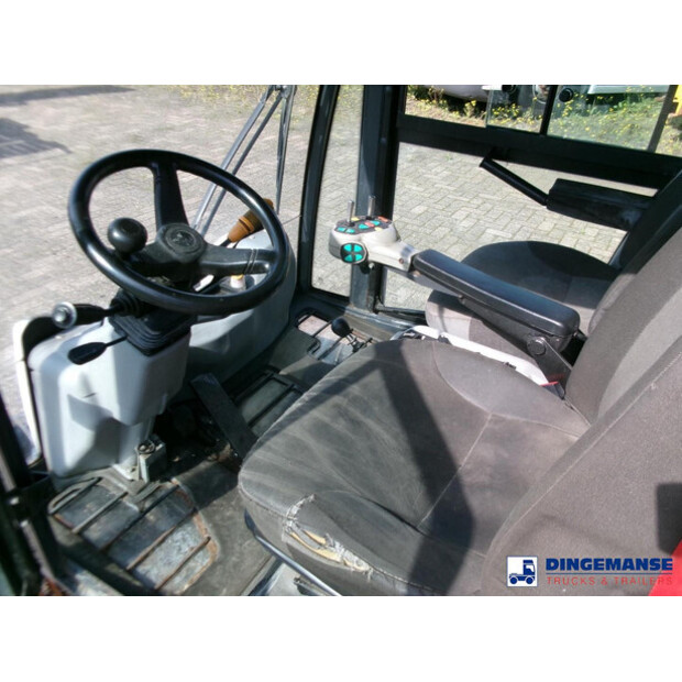 2019 Johnston C202-43071005