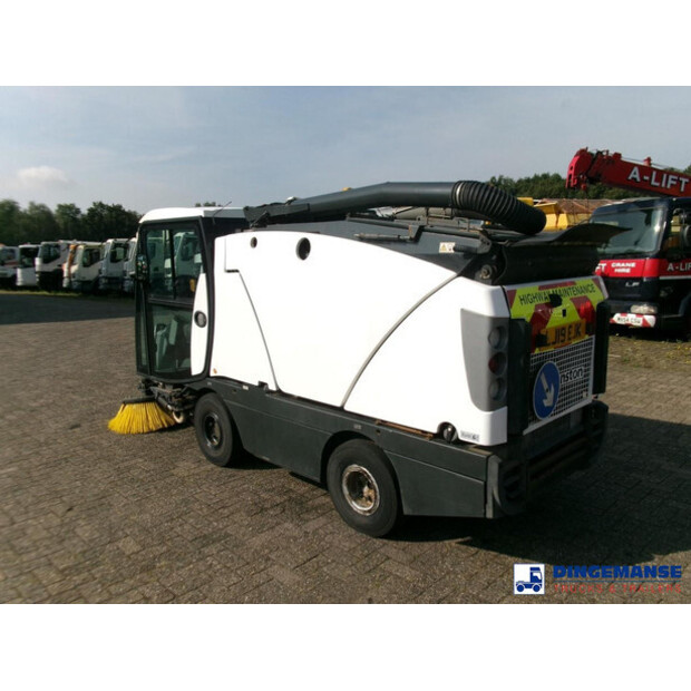 2019 Johnston C202-43071015