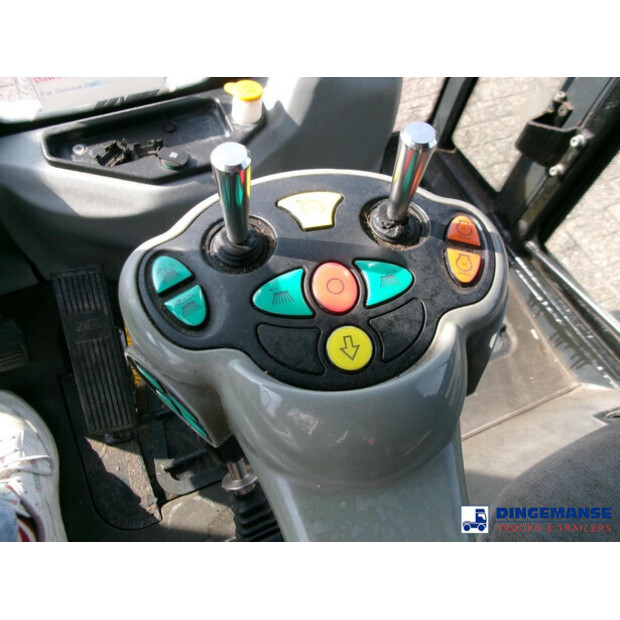 2019 Johnston C202-43071021