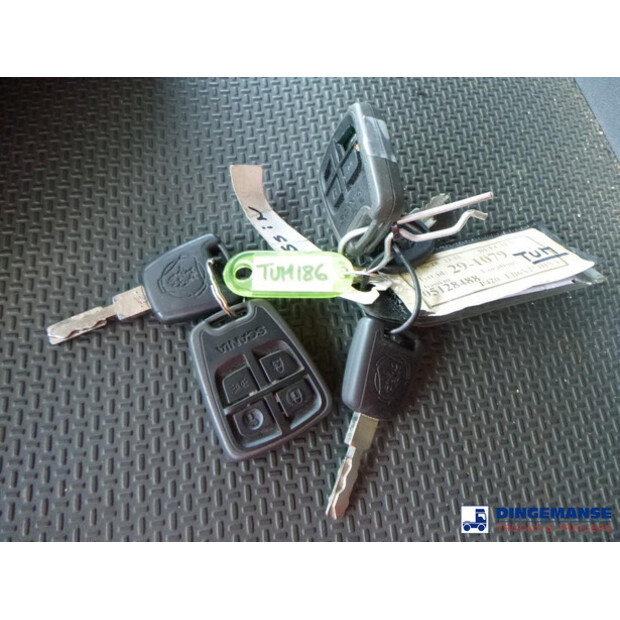 2005 Scania P420-43071723