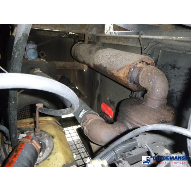 2006 WHALE OTHERS-43072011