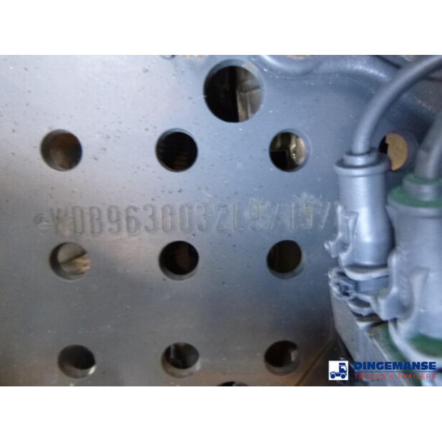 2015 مرسيدس بنز Antos 1842-43073267