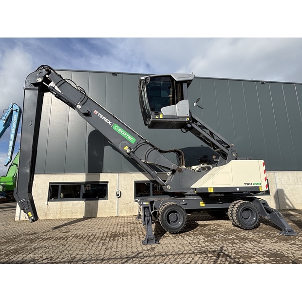 2021 FUCHS MHL340F-43082425