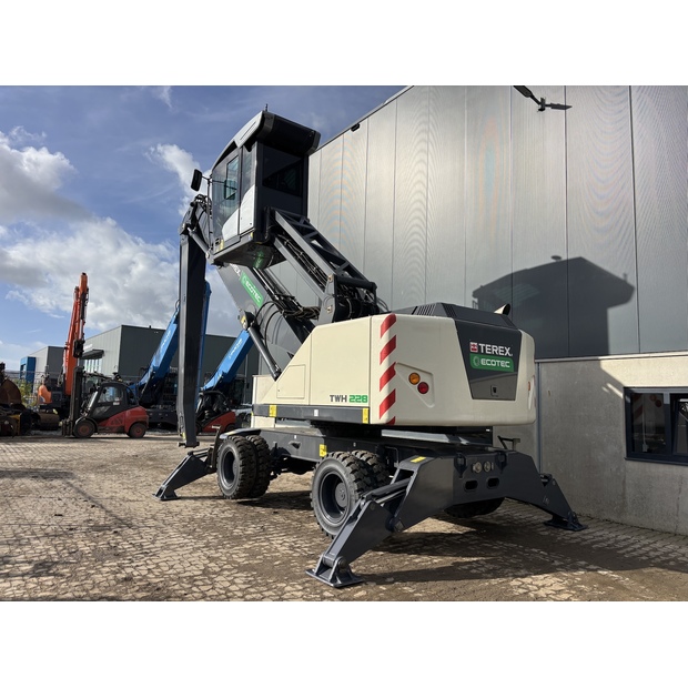 2021 FUCHS MHL340F-43082426