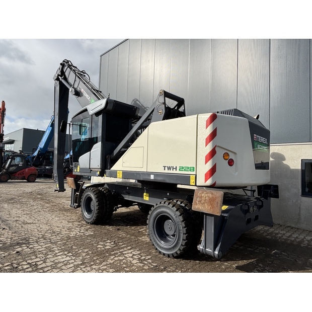 2021 FUCHS MHL340F-43082429