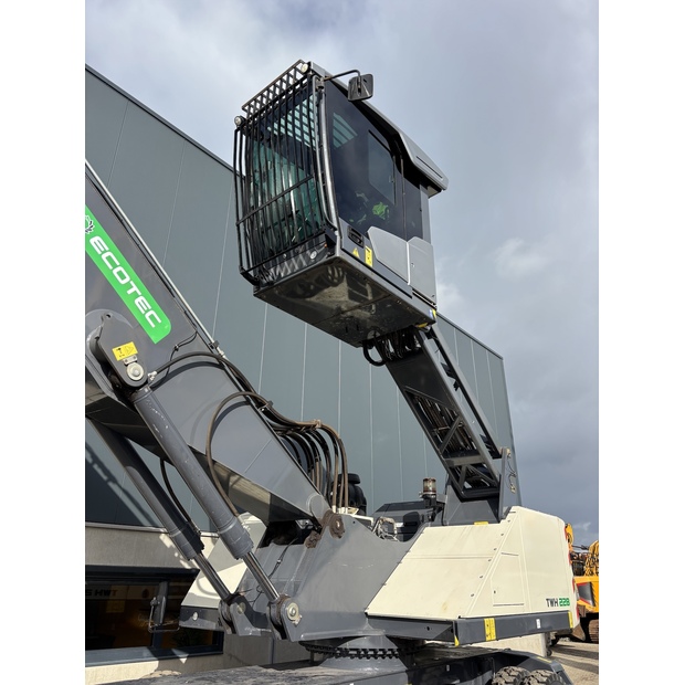 2021 FUCHS MHL340F-43082438