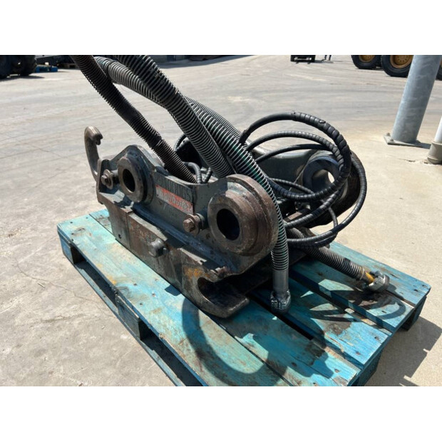 2009 OilQuick OQ70/55-43090694