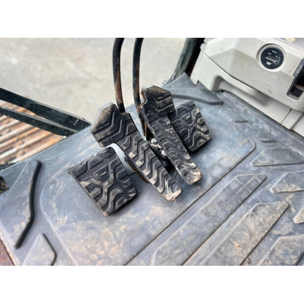 2011 كاتربيلر 329E L-43090855