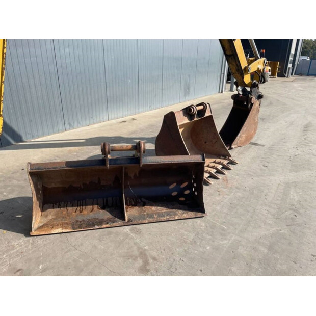 2017 Caterpillar 432F2-43091201