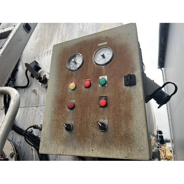 2005 رينو Rincheval-43091222