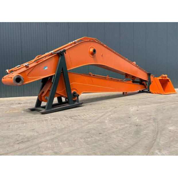 2025 Hitachi ZX200-43091739