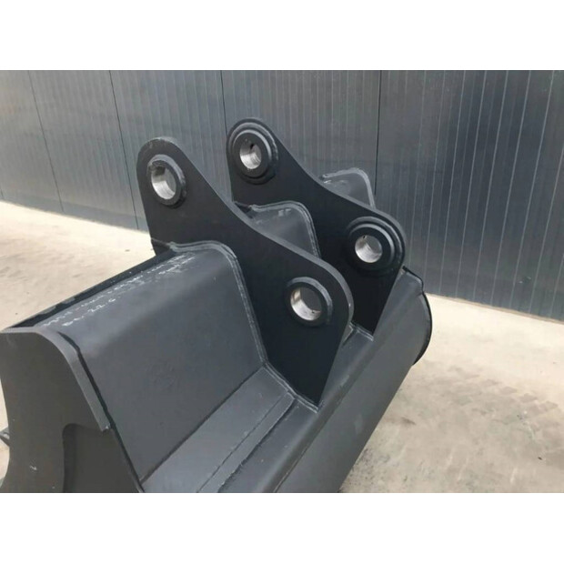 2025 Komatsu PC240-43092587