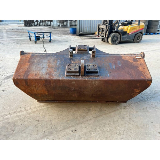 2011 فولفو S1-43093146