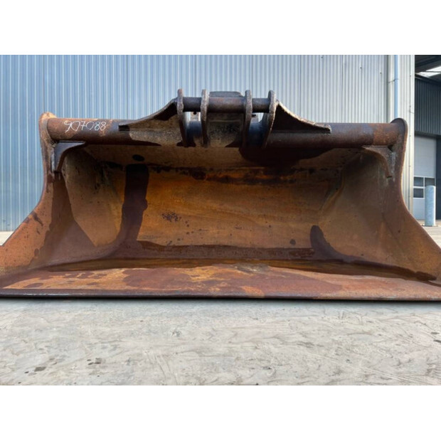 2011 فولفو S1-43093153