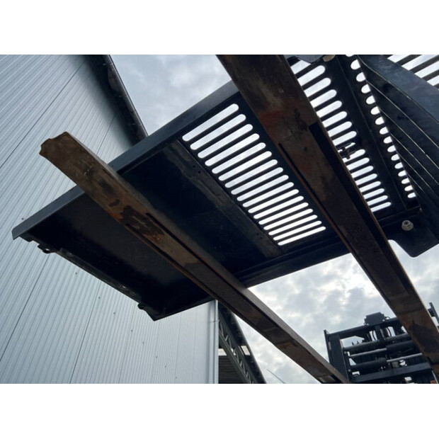 2016 كاتربيلر 320F-43093245