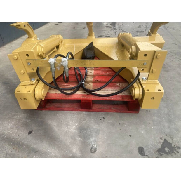 2025 كاتربيلر D5N-43093938