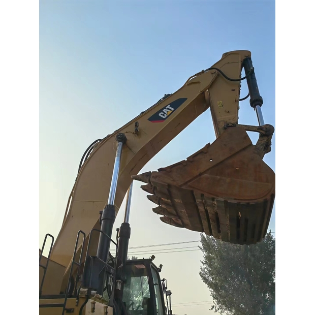 2018 كاتربيلر 390FL-43094620