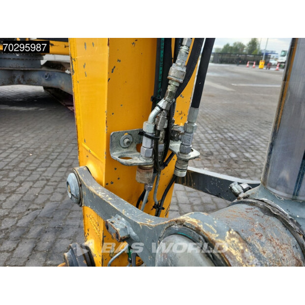 2016 ليبهير R922LC-43095211