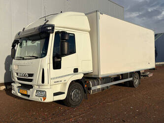 صورة ل المركبات التجارية 2015 ايفكو 120EL