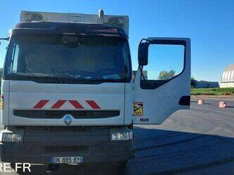 صورة ل الشاحنات ومعدات النقل 2003 رينو PREMIUM