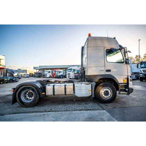 2015 فولفو FMX 460-43114844