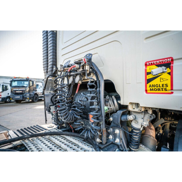 2015 فولفو FMX 460-43114853