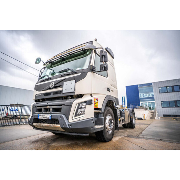 2016 فولفو FMX 460-43114879