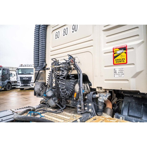 2016 فولفو FMX 460-43114884