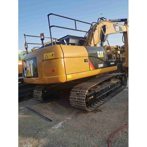 2020 كاتربيلر 320D-43115627