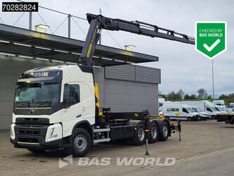 صورة ل شاحنات مع هوك 2025 فولفو FMX 500