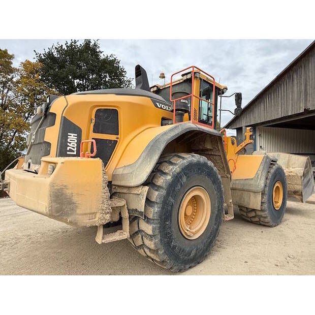 2021 فولفو L260H-43126658