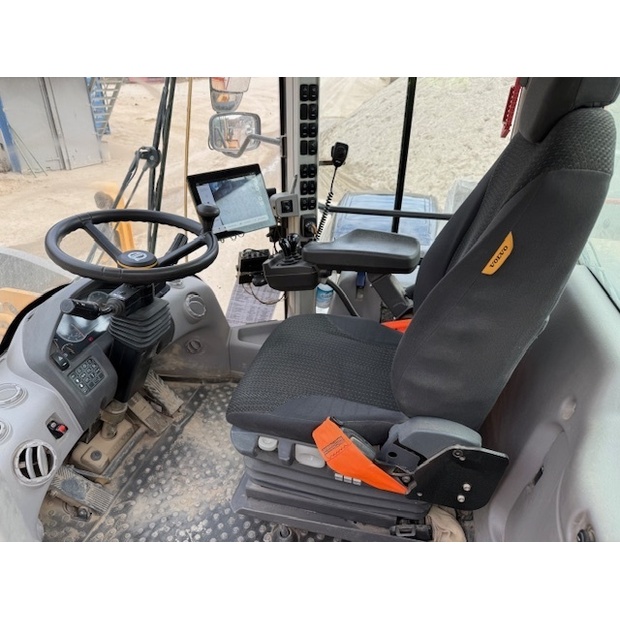 2021 فولفو L260H-43126661