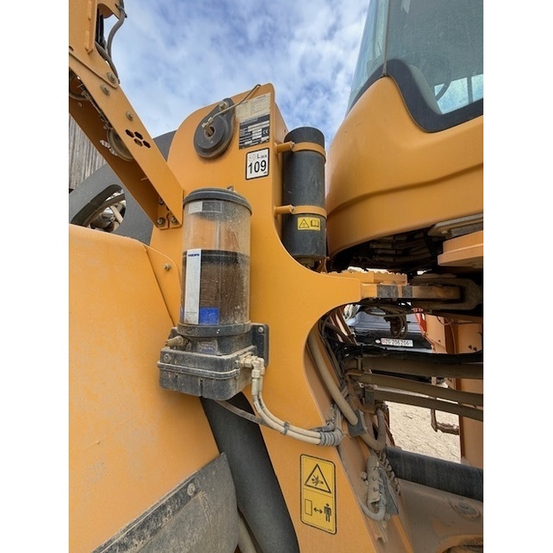 2021 فولفو L260H-43126662