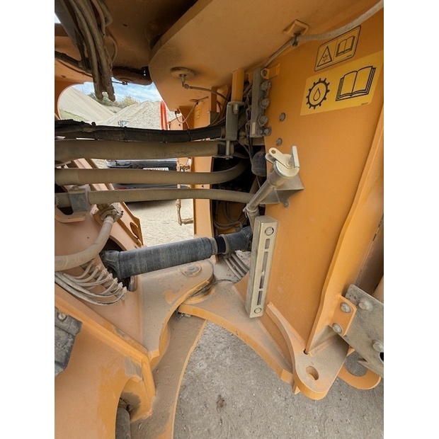 2021 فولفو L260H-43126663