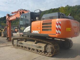 صورة ل حفارات مجنزرة 2019 هيتاشى ZX300LCN-6